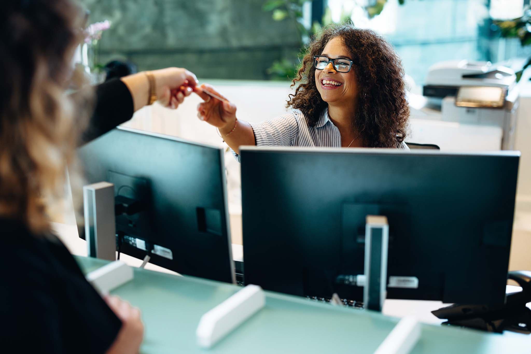 Hire Desk Operators